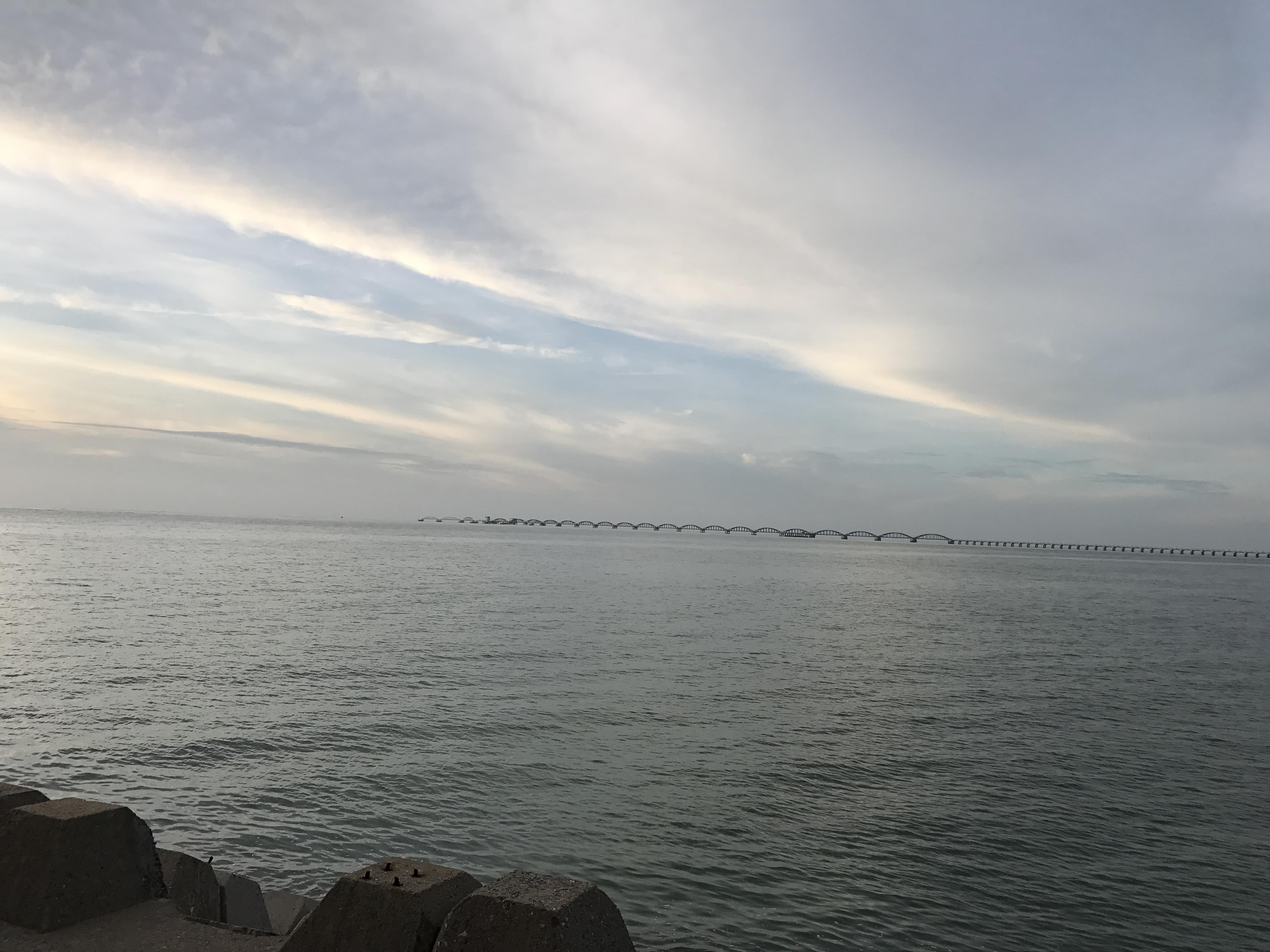 傍晚的港口